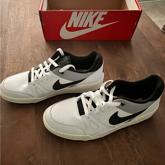 New Nike Full Force Low Men’s Size 11 Sneakers Black And White